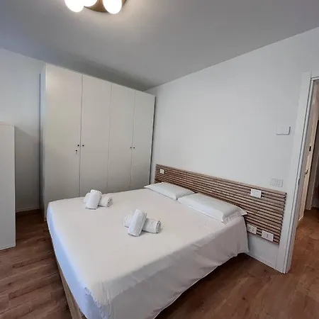 Residenza Urania דירה *